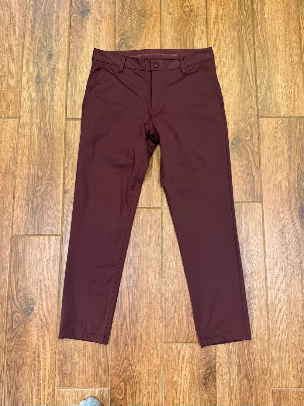 RHONE Men's Maroon Slim Chinos / men’s 30x28